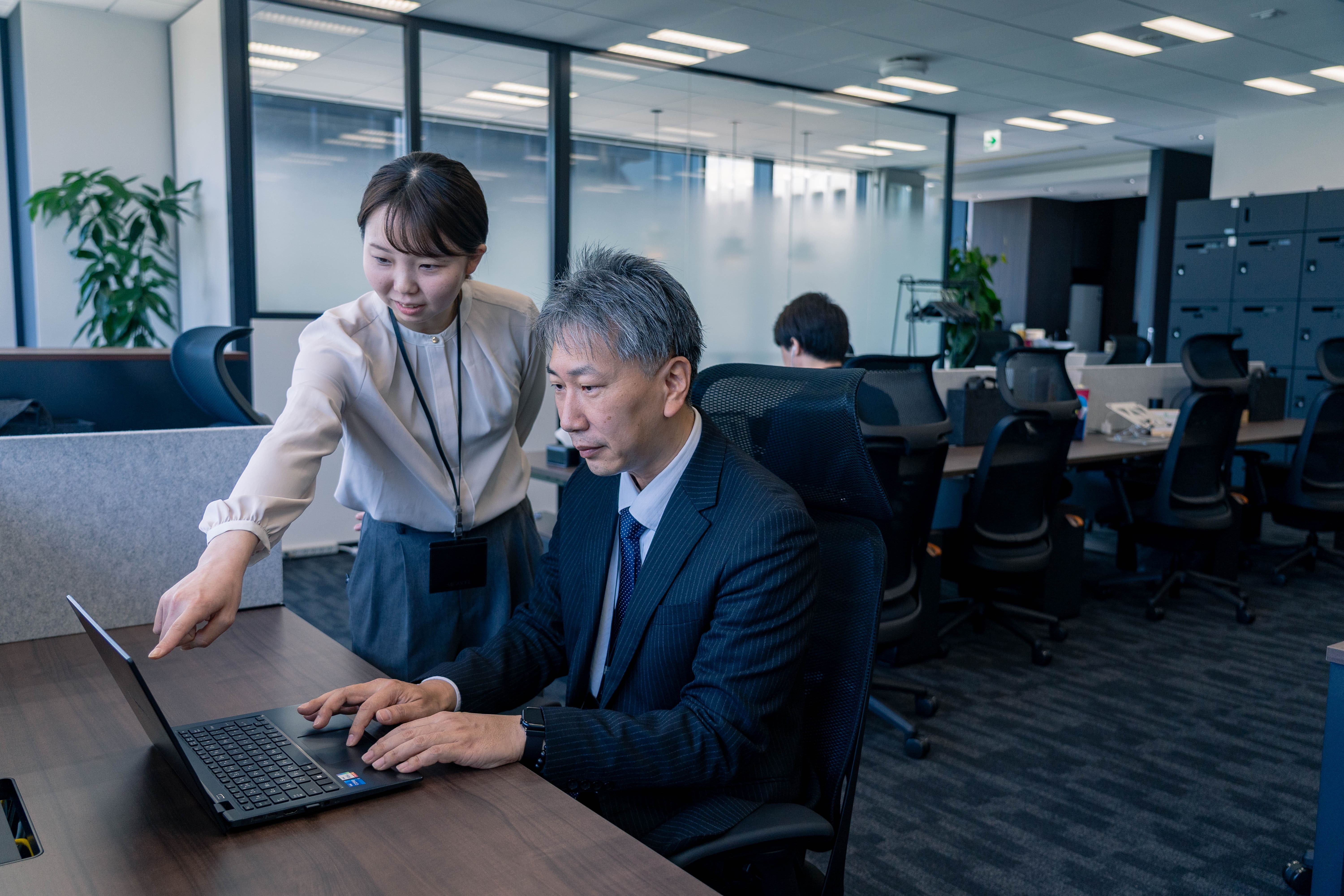 3Dオフィスデザイナーを操作する様子