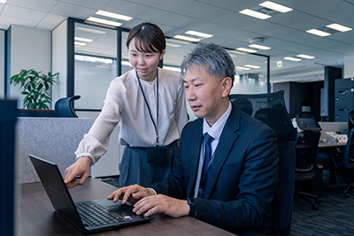 3Dオフィスデザイナーを操作する様子