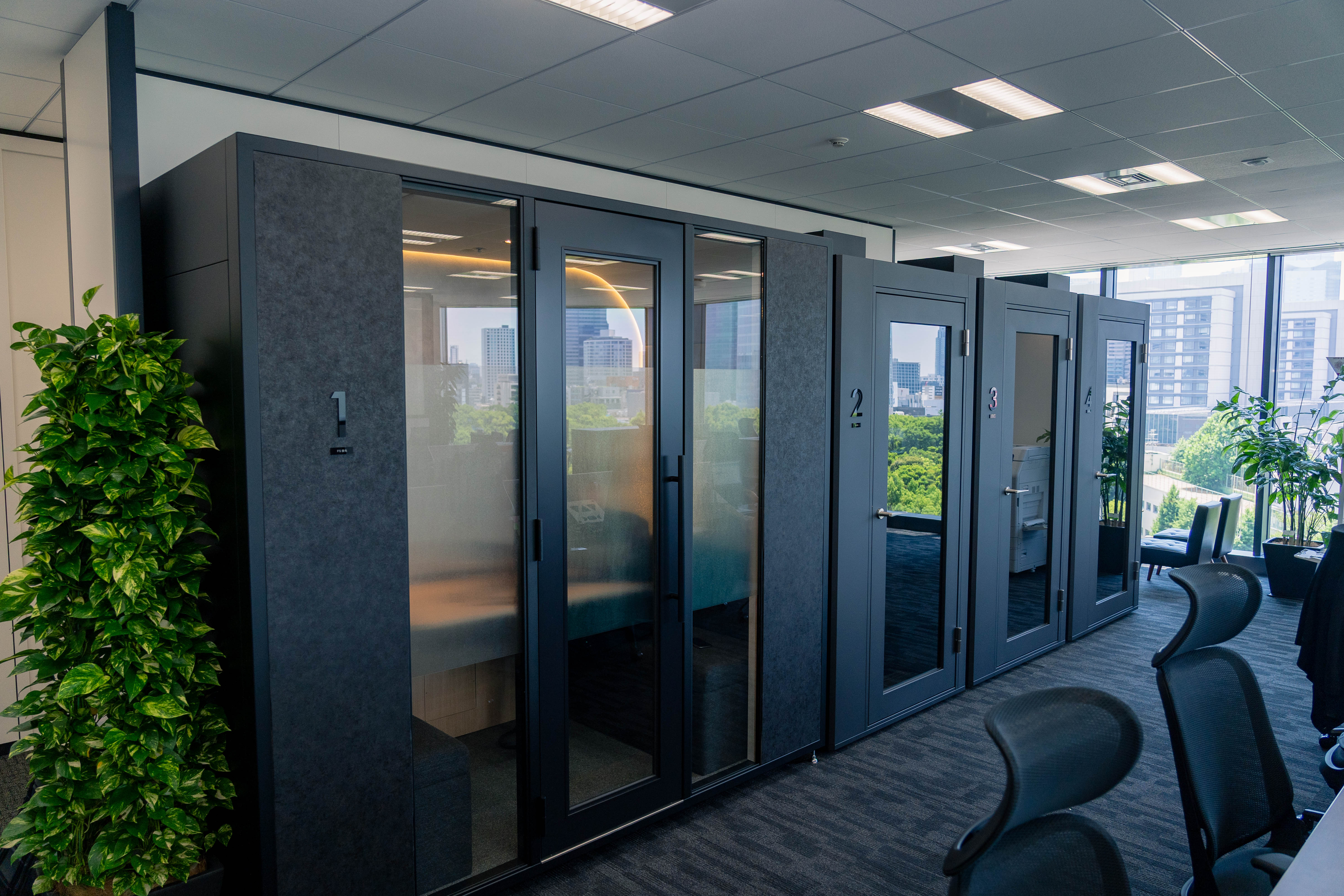 個室の商談ブース